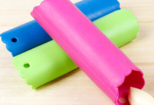 HOT Magic Silicone Garlic Peeler Peel Easy Useful Kitchen Tools
